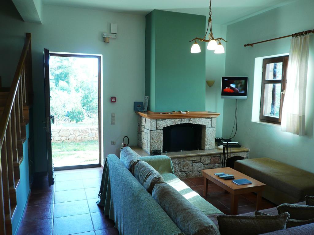 Maison Viros Кардамили Номер фото
