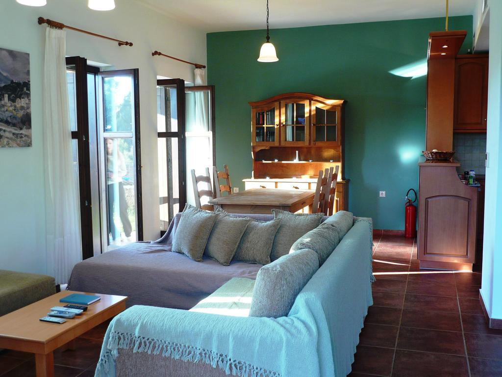 Maison Viros Кардамили Номер фото